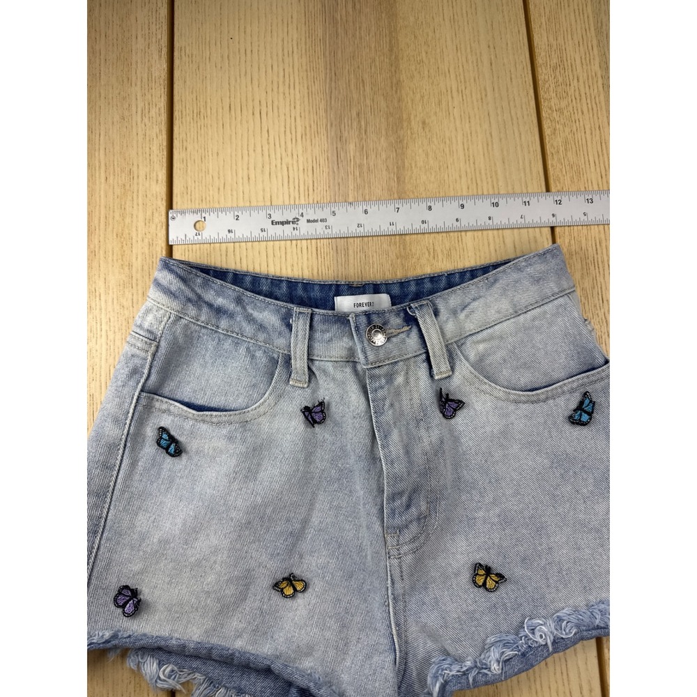 Forever 21 Butterfly Embroidered High Waisted Denim Shorts Light Wash Size 24 - Picture 3 of 5